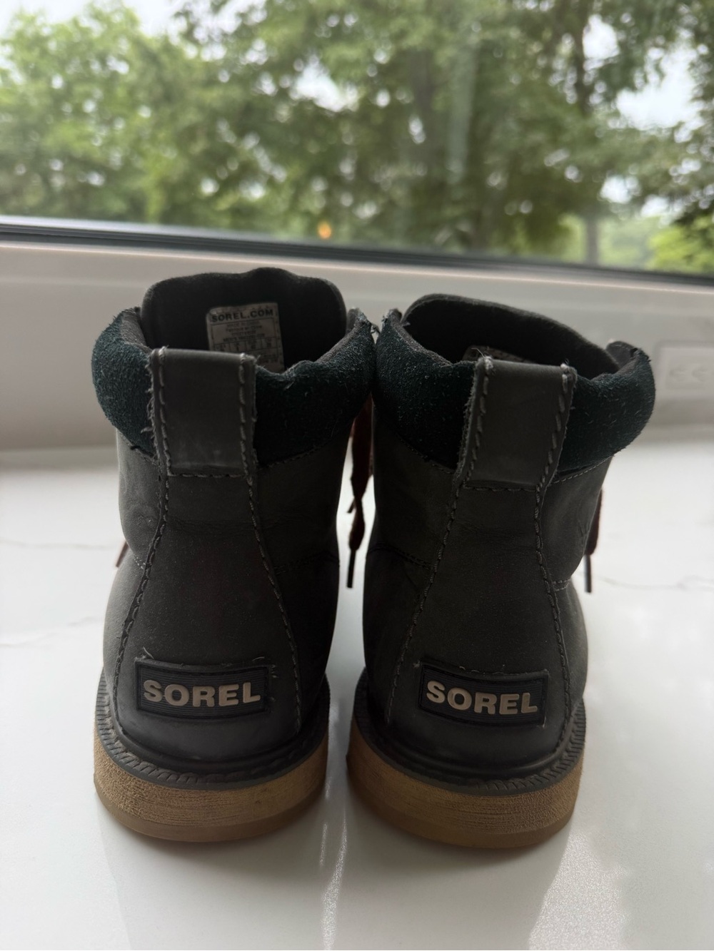 Sorel Men's Gray Leather Boots with Brown Laces - Picture 6 of 6